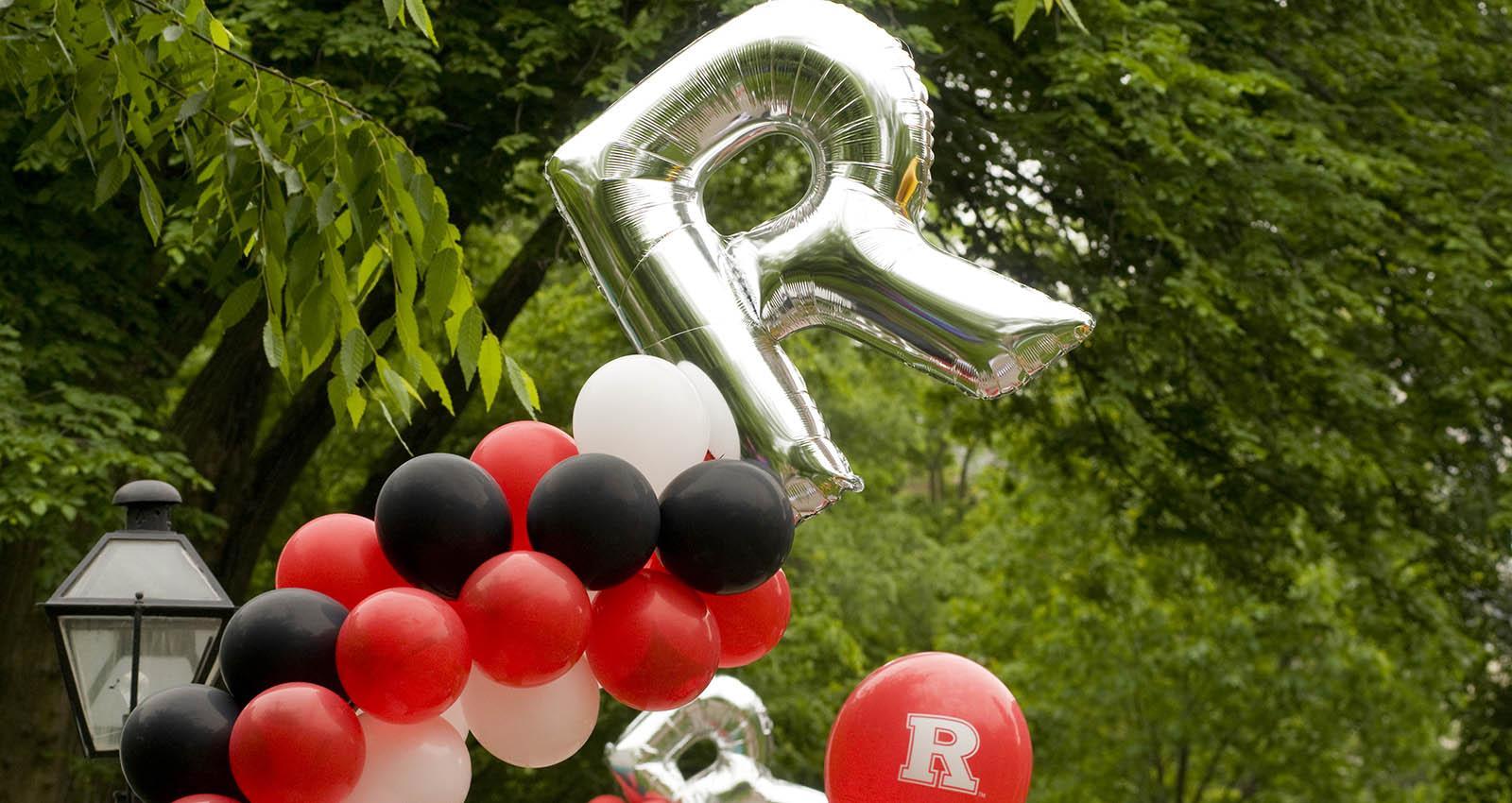 Image of the Rutgers "R" balloon, celebration